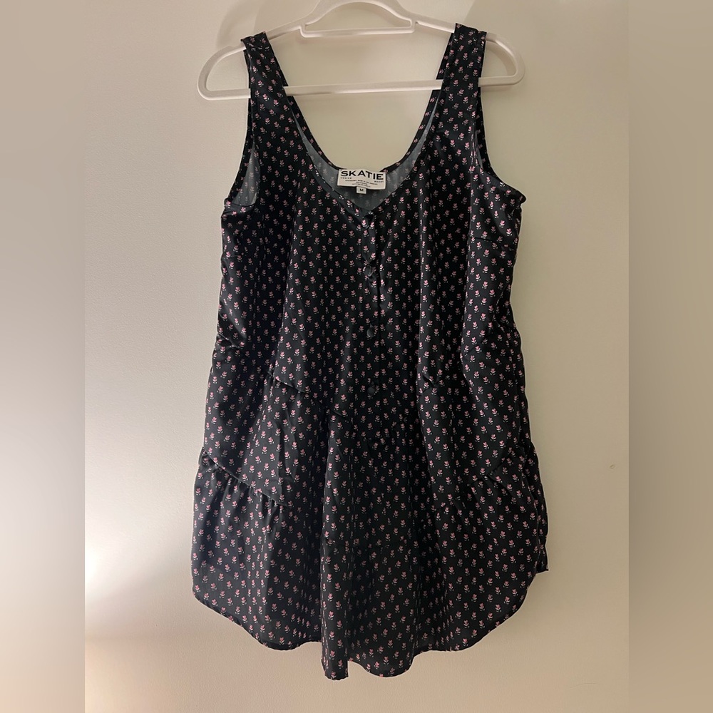 Black Sleeveless Dress with Pattern